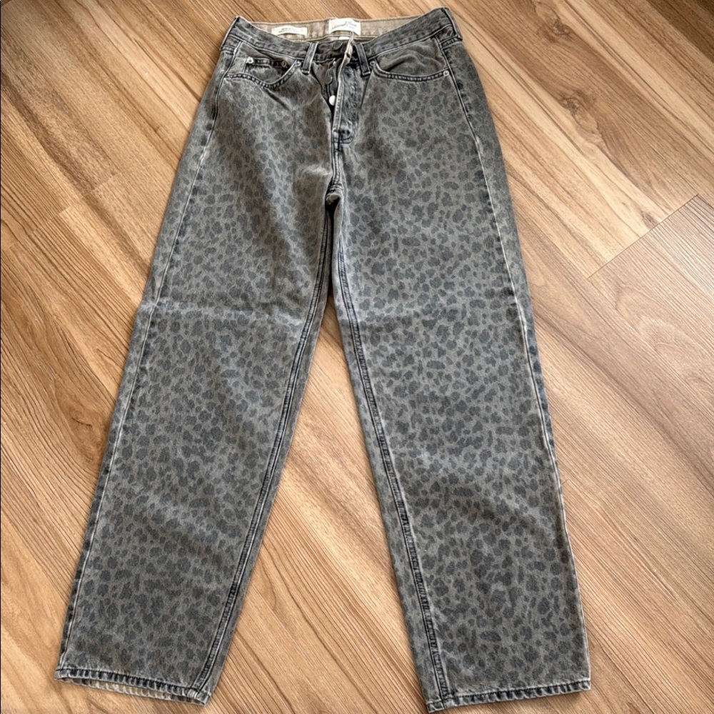 Universal Thread Gray Denim Jeans